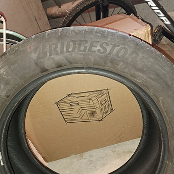 Suverehvid Bridgestone 235/55R18
