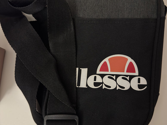 Ellesse õlakott