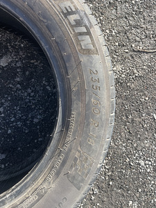 Michelin Pilot Sport 4. 18r (6 фото из 6)