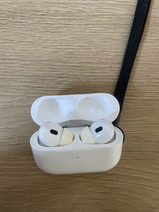AirPods Pro (2nd generation) (5 foto / 6)