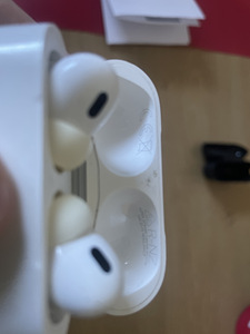 AirPods Pro (2nd generation) (6 foto / 6)