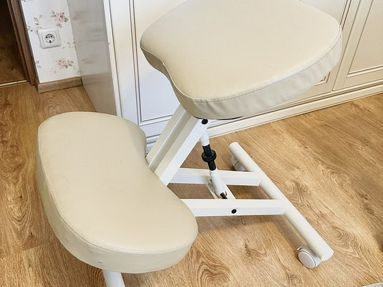 Ergonoomiline põlvetool (postuuritool)
