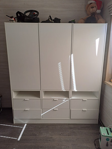 Riidekapp 180/60/200 (1 foto / 2)