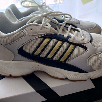 Müüa tossud Adidas, 44,5