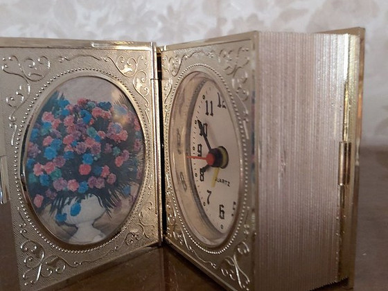 Продам часы
