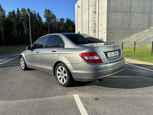 Mercedes-Benz (4 фото из 9)