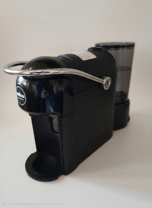 Капсульная кофемашина Lavazza a modo mio jolie evo б/у - му (2 фото из 3)
