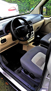 Ford Tourneo Connect (5 foto / 11)