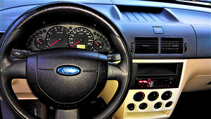 Ford Tourneo Connect (7 foto / 11)