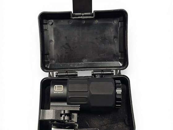Optiline sihik EOTech G45.STS Magnifier + kohver