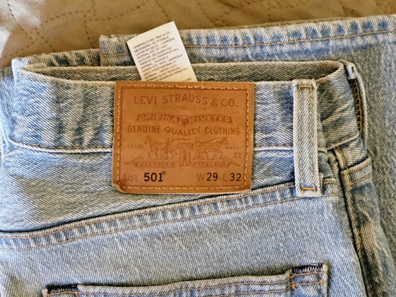 Джинсы Levi's