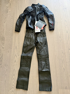 REV'IT! motorcycle leather suit (1 foto / 3)