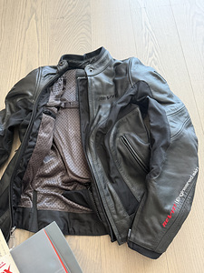 REV'IT! motorcycle leather suit (2 foto / 3)