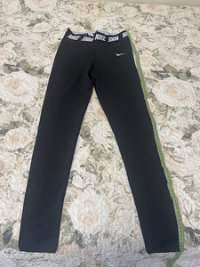 Леггинсы Nike (1 фото из 2)