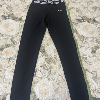 Леггинсы Nike