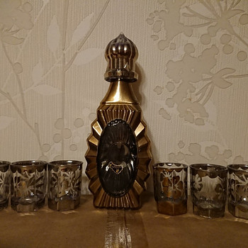 NSVL karahvin 6 klaasiga