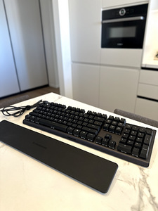 Игровая клавиатура SteelSeries Apex 5 (1 фото из 3)