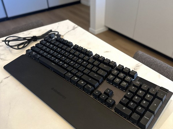 SteelSeries Apex 5 mänguklaviatuur
