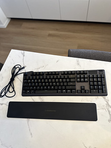 Игровая клавиатура SteelSeries Apex 5 (3 фото из 3)