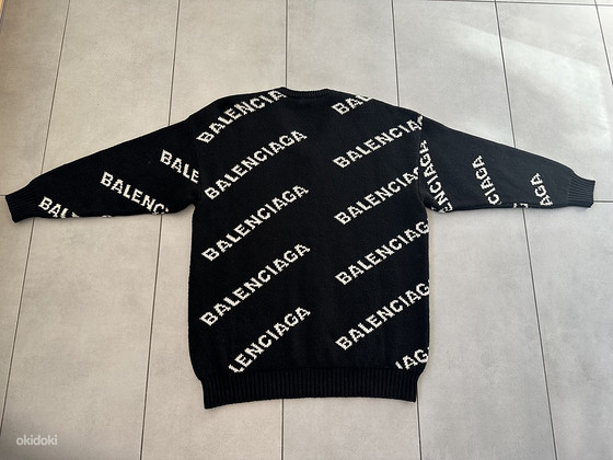 Свитер Balenciaga, оригинал.
