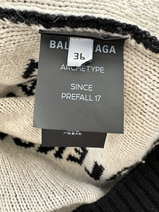 Свитер Balenciaga, оригинал. (5 фото из 9)