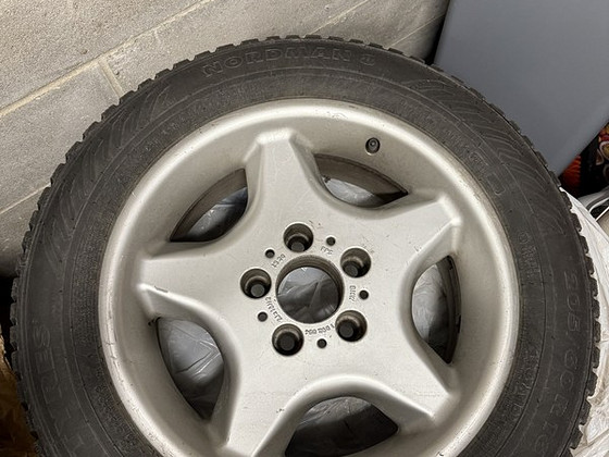 Шины Nokian + диски 5x120 205/60/R16