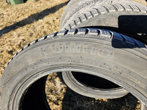 Kumho 205/55/17 (3 фото из 4)
