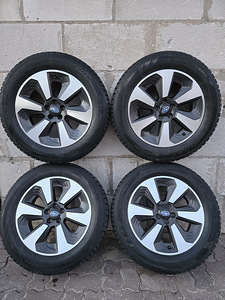 Диски Subaru 17 с шинами (1 фото из 10)