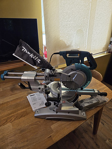 Торцовочная пила MAKITA LS1018LN (3 фото из 5)