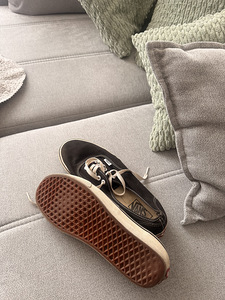 Vans (1 foto / 2)
