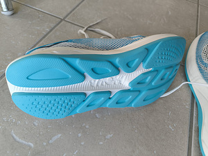 Кроссовки Hoka Rincon 4 (4 фото из 9)