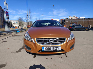 Volvo S60 2011г. (1 фото из 8)