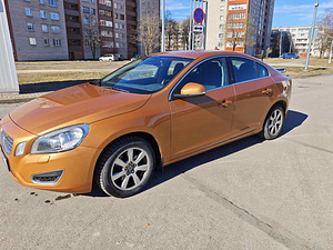 Volvo S60 2011г. (3 фото из 8)