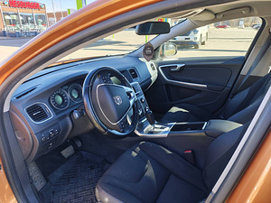 Volvo S60 2011г. (5 фото из 8)