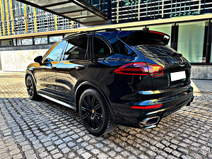 Porshe Cayenne (2 фото из 8)