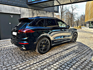 Porshe Cayenne (5 фото из 8)