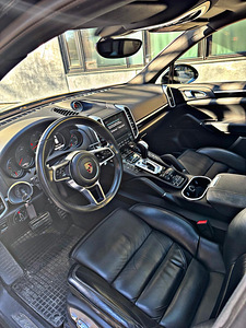Porshe Cayenne (7 фото из 8)