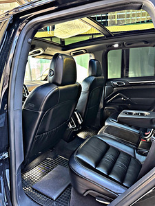 Porshe Cayenne (8 фото из 8)