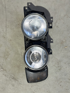 BMW E34 OEM передние фары HELLA (1 фото из 4)