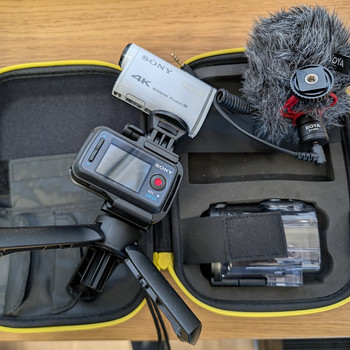 Sony FDR-X1000V 4k Action Cam с Wi-Fi и GPS + аксессуары