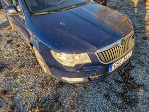 Skoda Superb (6 фото из 15)