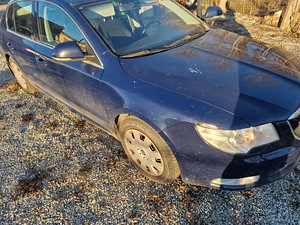 Skoda Superb (9 фото из 15)