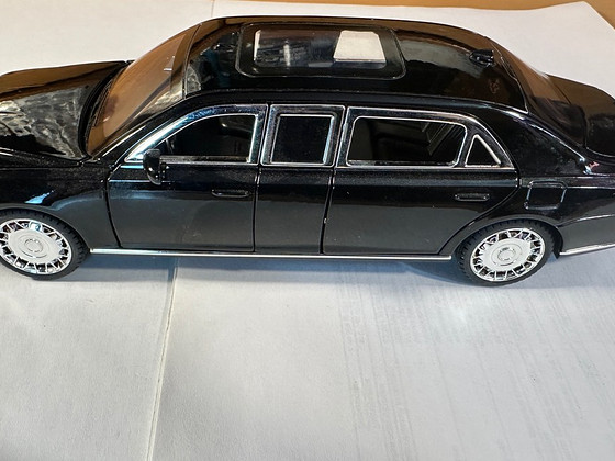 Автомодель АУРУС СЕНАТ. 1/24