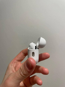 AirPods pro 3 (2 foto / 5)