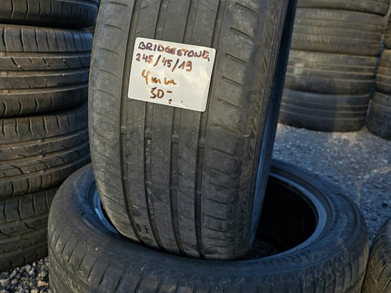 Шины R19 245 45 19 Bridgestone 4мм 2шт