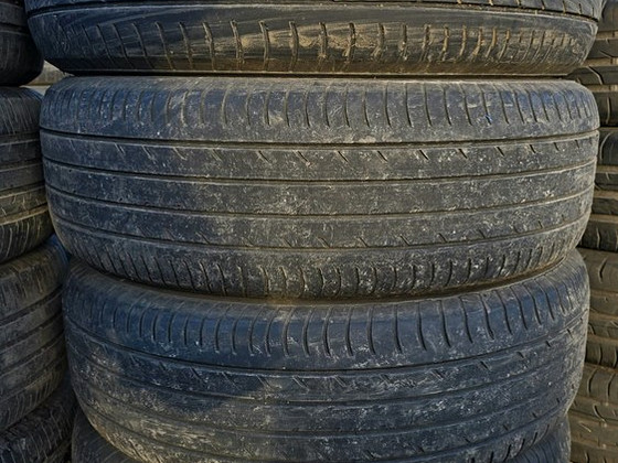 Шины R17 225 65 17 yokohama 4-5мм 4шт