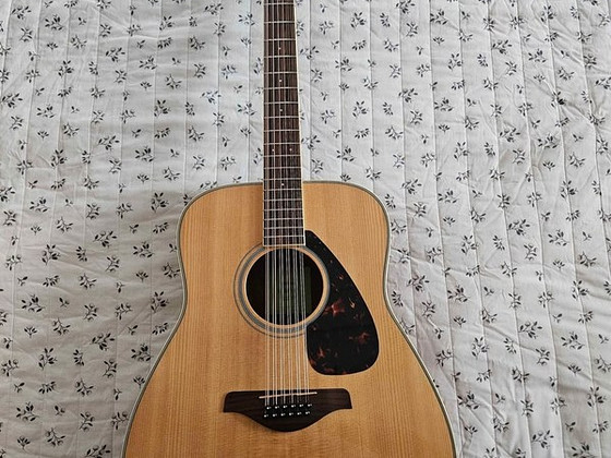 Yamaha FG 820-12 kitarr