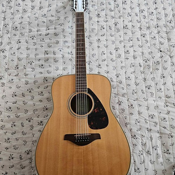 Yamaha FG 820-12 kitarr