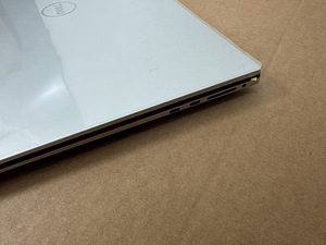 Dell XPS 17 9700 (3 фото из 5)