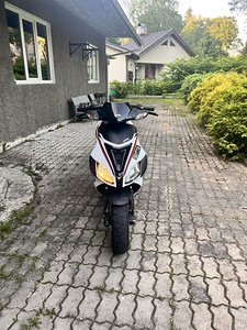 Aprillia SR50R (4 фото из 5)